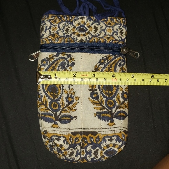 NWOT- Crossbody Cotton Purse/ Cell Phone Bag. 2 Zippers. Stadium Size. - Picture 6 of 6